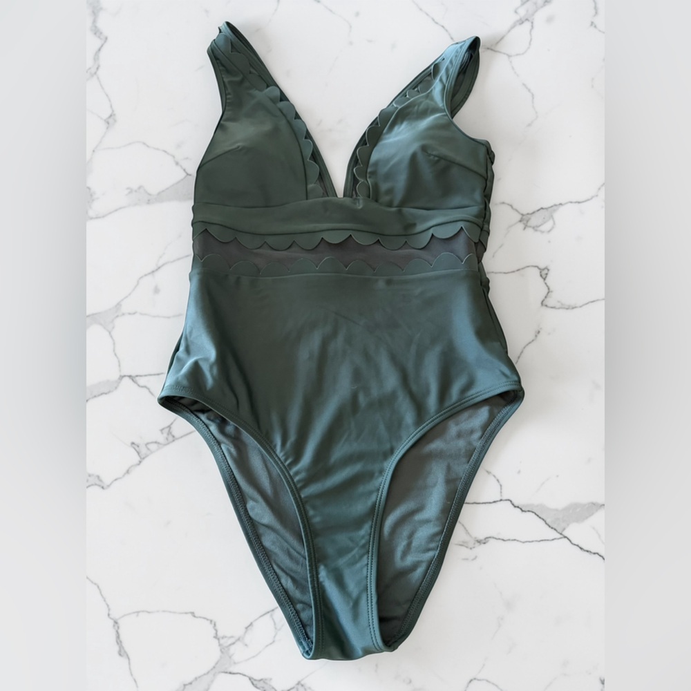 Cupshe Green Scalloped One-Piece Swimsuit